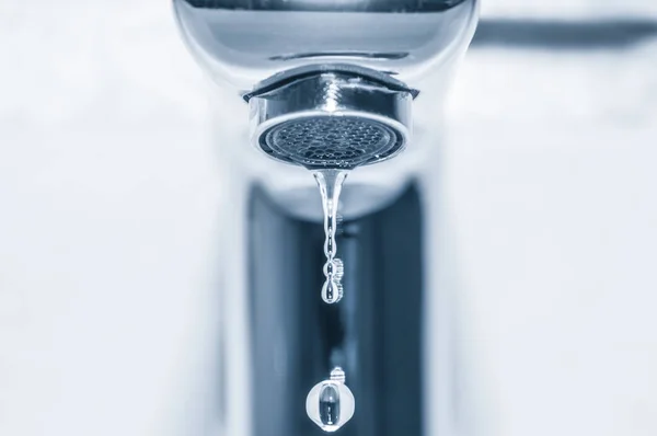 Musluk suyu ile yakın kadar düşer.