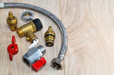 Sıhhi tesisat araçları ve yedek parça tablo.