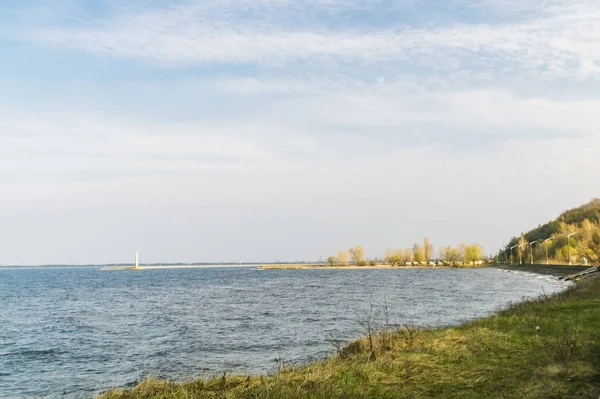 Kiev rezervuar üzerinde Lighthouse-panoramik görünüm.