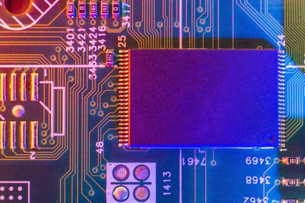 Componentes de placa electrónica, chip digital de placa base. Historia de la ciencia tecnológica . — Foto de Stock