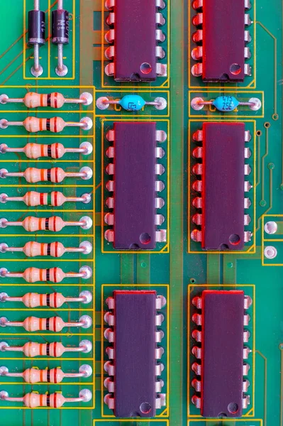 Componentes de placa electrónica, chip digital de placa base. Historia de la ciencia tecnológica . — Foto de Stock