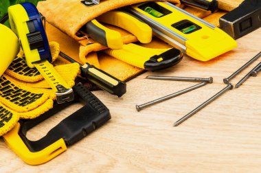 Marangozluk ve aksesuarlar için çantada araçlar.