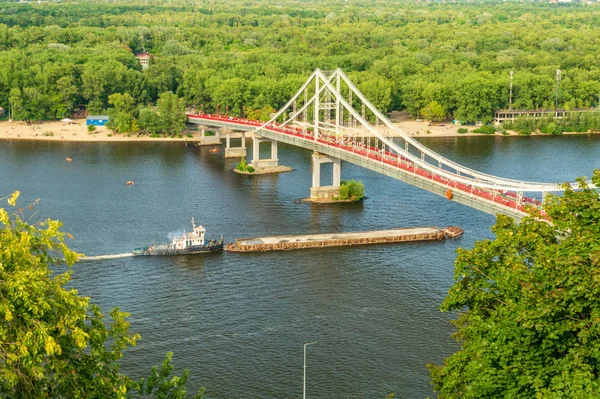 Cityscape, Dinyeper nehri ve yükseklikten Kiev köprü görünümü — Stok fotoğraf