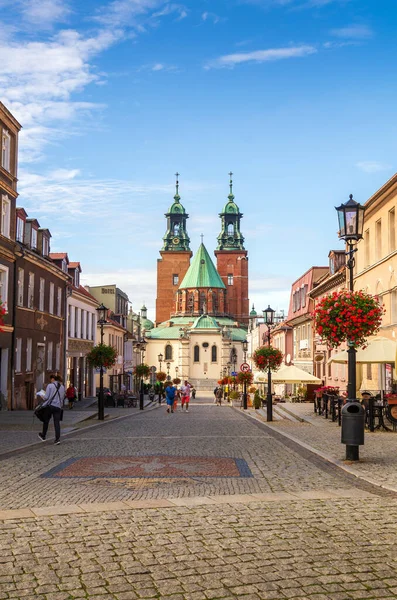 Gatuvy Centrum Och Katedralen Basilikan Antagandet Jungfru Maria Och Adalbert — Stockfoto