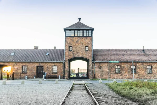 Ferroviária Que Leva Entrada Principal Campo Concentração Auschwitz Birkenau Museu — Fotografia de Stock