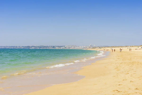 Personas Que Relajan Playa Junto Armacao Pera Algarve Portugal — Foto de Stock