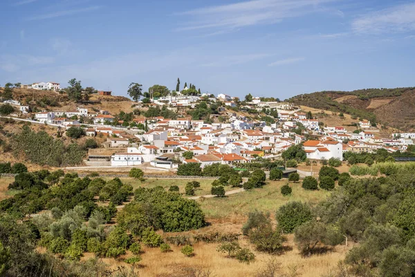 Pueblo tradicional portugués de Odeleite, famoso por el agua — Foto de Stock