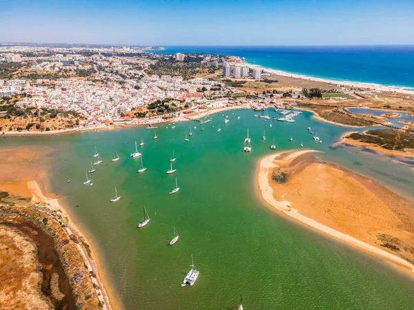 Vista Aérea Bahía Con Yates Ciudad Alvor Algarve Portugal —  Fotos de Stock