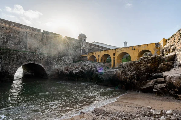 Försvarsmurar Och Bro Som Leder Till Peniche Fästning Leiria Distriktet — Stockfoto