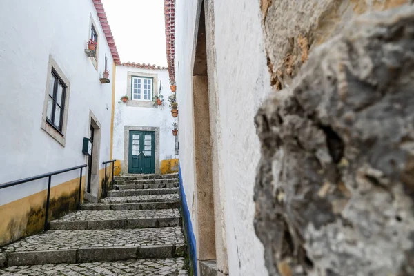 Χαριτωμένη Αρχιτεκτονική Στην Όμορφη Πόλη Της Obidos Περιβάλλεται Από Πέτρινους — Φωτογραφία Αρχείου
