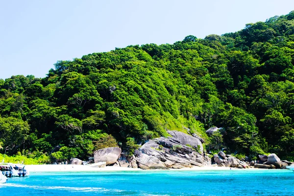 Vista Mar Montanheses Ilhas Água Azul — Fotografia de Stock