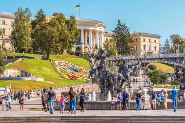 Kiev, Ukrayna - Eylül, 22, 2018: Anıt-Çeşme Kiev Bağımsızlık Meydanı kurucuları için.