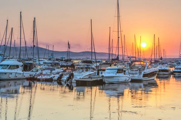 Tekneler ve yatlar, Sozopol, Bulgaristan Limanı İskele.