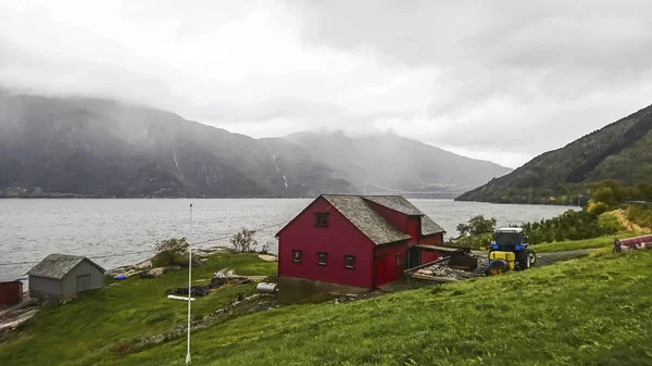 Odda Noruega Setembro 2018 Fragmento Uma Vila Piscatória Margem Belo — Fotografia de Stock