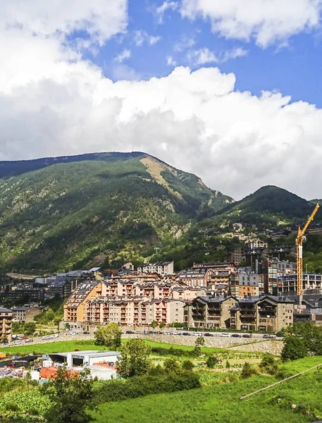 Andorra Fragmento Cidade Andorra Velha Vista Para Montanhas — Fotografia de Stock