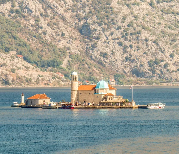 Fjorden Adriatiska Havet Vår Fru Rock Island Och Kyrkan Perast — Stockfoto