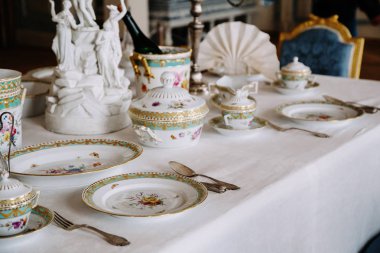 Bir kalede bir Barok tarzı Tablo ayarı. Lüks iç.