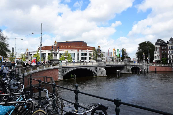 Giro Barca Attraverso Canali Nella Zona Grachtengordel West Amsterdam Olanda — Foto Stock