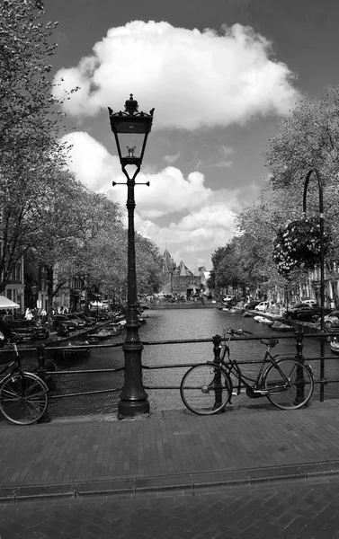 Тур Лодке Каналам Районе Графгордел Уэст Амстердама Голландия Нидерланды — стоковое фото