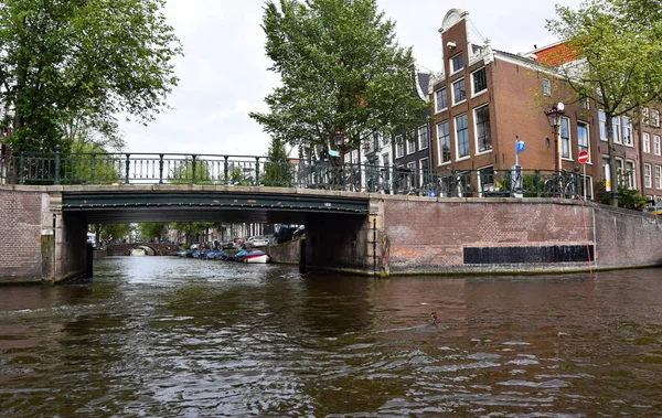 Pontes Através Canais Área Grachtengordel West Amsterdã Holanda Países Baixos — Fotografia de Stock