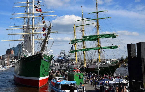 Barcos Vela Pauli Landungsbrucken Hafengeburtstag — Fotografia de Stock