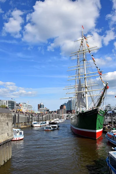 Barcos Vela Pauli Landungsbrucken Hafengeburtstag — Fotografia de Stock