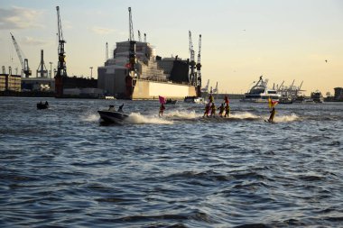 Waterski Göster, Hafengeburtstag St. Pauli-Landungsbrucken 