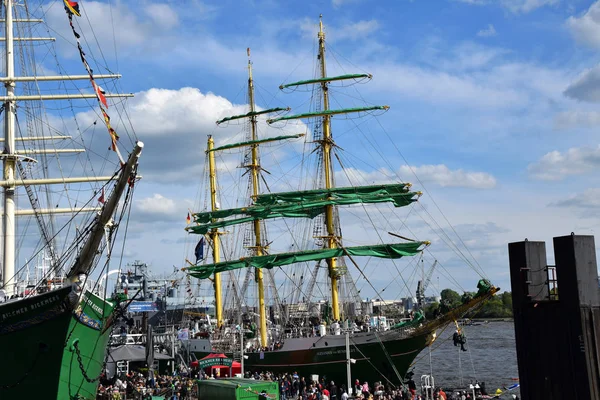 Barcos Vela Pauli Landungsbrucken Hafengeburtstag — Fotografia de Stock