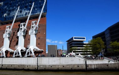 Elbfilharmonie, Hafengeburtstag St. Pauli-Landungsbrucken