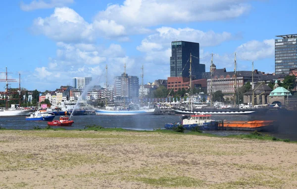 Pauli Landungsbrucken Hafengeburtstag Liman Yıldönümü Olay Eylem Tfaiye Pompa Tekne — Stok fotoğraf