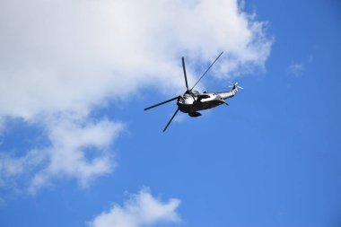 St Pauli-Landungsbrucken, Hafengeburtstag de Chopper Kurtarma Göster - Liman Yıldönümü Olay