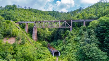 Japonca Sakhalin üzerinde inşa terk edilmiş tren Köprüsü