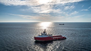 petrol üretim destek gemisi Sakhalin Adası