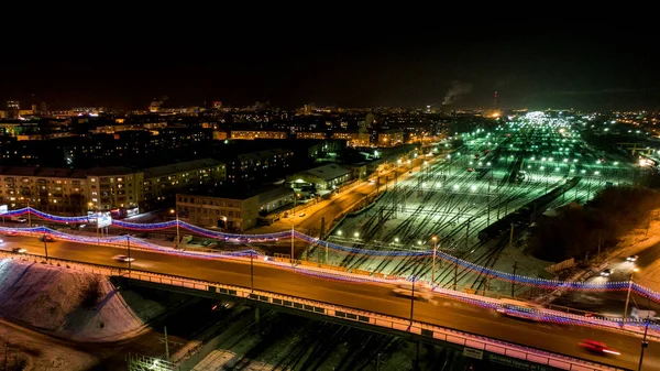 Nächtliche Eisenbahnüberführung Kurgan — Stockfoto