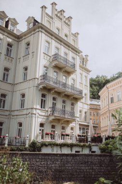 Karlovy vary için seyahat.