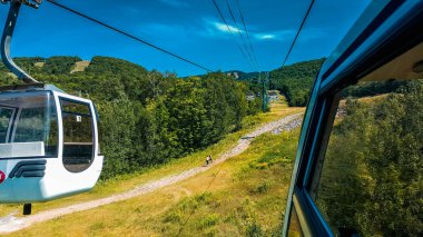Füniküler kabin dışında göster