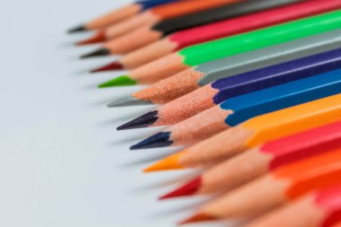 Beyaz renkli kalemler