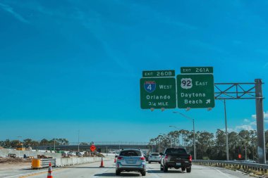 Miamy, Florida/Abd - 8 Şubat 2019: İnşaat nedeniyle otoyolda otomobil trafiği