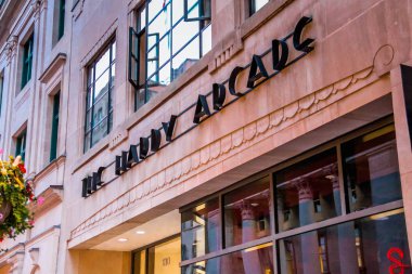 Ottawa, Ontario/Kanada - 8 Haziran 2019: Ottawa şehir merkezindeki Sparks caddesindeki Hardy Arcade'in görünümü. 