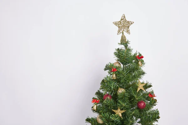 Weihnachtsbaum Konzept Innenraum Mit Dekoration Auf Weißem Hintergrund — Stockfoto