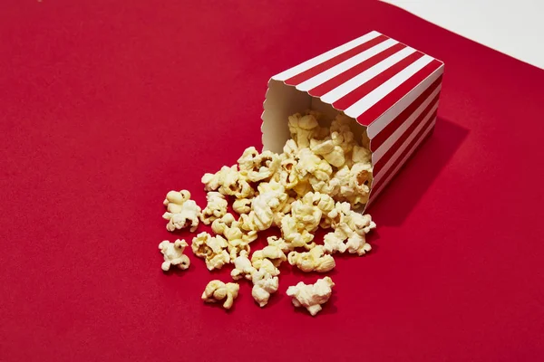 Voll Popcorn Klassisch Gestreifter Box — Stockfoto