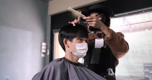 Asia Barber Shop Hair Cut Queueing Customer Wearing Face Mask — Stock Video