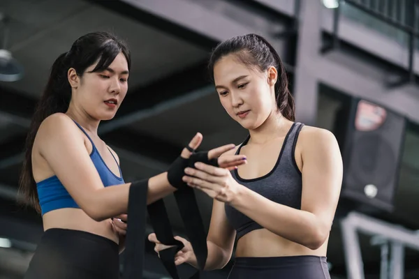 Desportivo Jovem Asiático Mulheres Formação Boxer Preparação Cinta Pulso Com — Fotografia de Stock