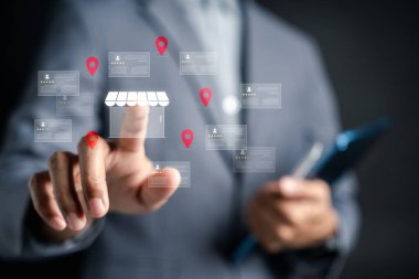 Dijital mağaza, derecelendirme yıldızları ve konum simgeleri ile marka güveni ve müşteri değerlendirmesi. İş itibarı, müşteri memnuniyeti ve çevrimiçi ticarette güvenilirlik.