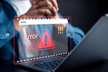 Bilgisayar ekranı arızası, veri güvenliği sorunu, siber risk, çevrimiçi tehdit, sorun çözme ve dijital koruma konusunda siber uyarı hatası uyarısı.