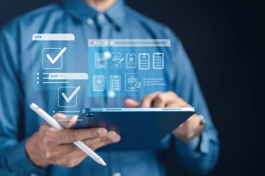 Sayısal belge onayı, çevrimiçi kontrol listesi, iş süreci verimliliği için uyum ve iş akışı yönetimi, doğrulama, organizasyon, üretkenlik ve güvenli elektronik onay.