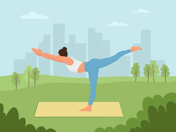 Junges Mädchen in Yoga-Pose im Freien. Bewegung im Stadtpark, Bäume und Stadt im Hintergrund. Gesunder Lebensstil. Vektorillustration im flachen Stil. — Stockvektor