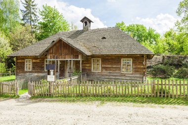 Yeşil, Seyahat, Çimen, Park, Doğa, Açık, Ahşap, Ahşap, Eski, Köy, Mimari, Bina, Dış, Ev, Otantik, Ev, Çatı, Geleneksel, Orman, Müze, Ağaç, Kültür, Kapı, Ukrayna, Modası Geçmiş, Simgesel Yapı, Ünlü, Antik, Ülke, Ön, H