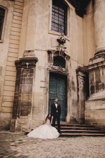 Stylish Bride Groom Gently Hugging European City Street Gorgeous Wedding — Stock Photo, Image