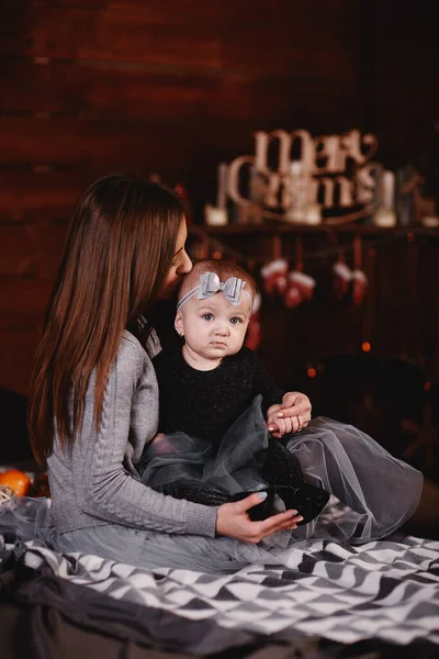 Mãe Filha Contexto Decorações Ano Novo Ano Novo Natal Foco — Fotografia de Stock